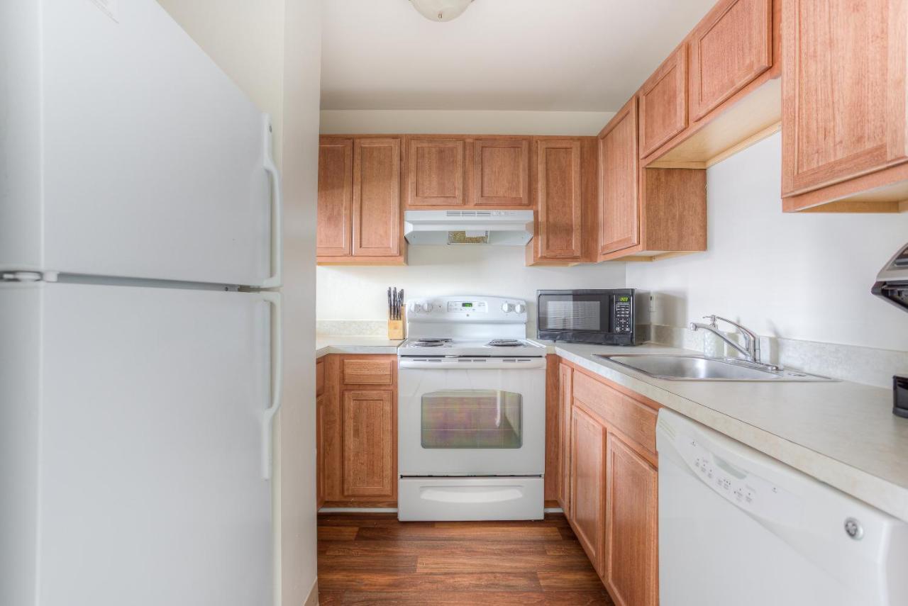 Апартаменты Frontdesk I River Place Apts Rivertown Детройт Номер фото